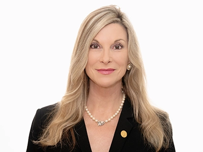 Liz Thach Professional Bio Photo